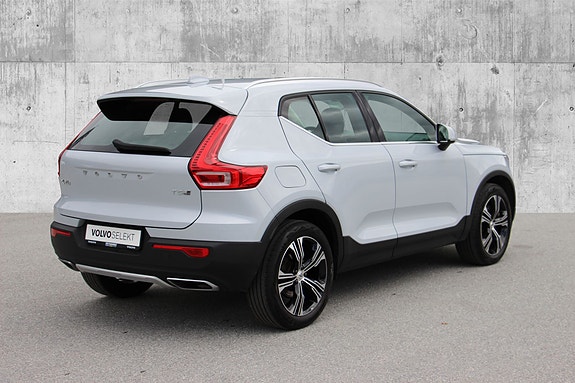 Volvo XC40 7 of 29