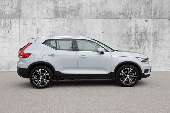 Volvo XC40 8 of 29