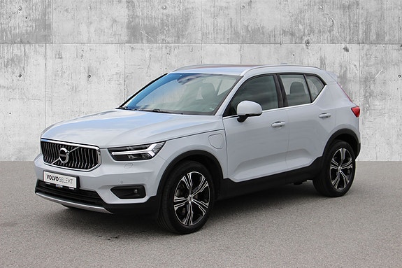 Volvo XC40 3 of 29