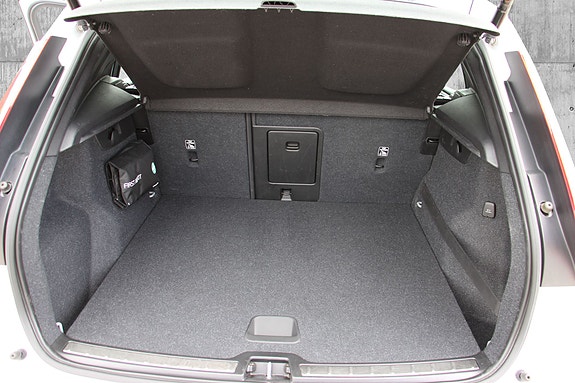 Volvo XC40 17 of 29