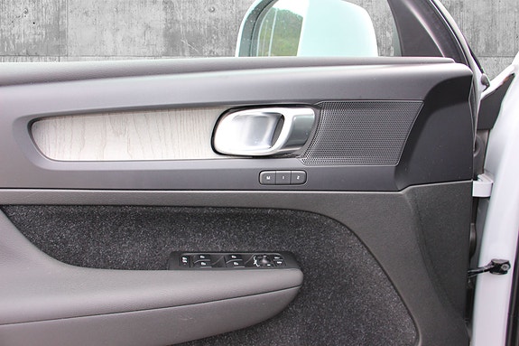 Volvo XC40 13 of 29