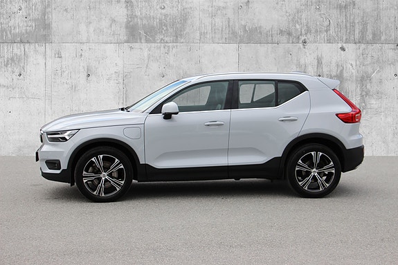Volvo XC40 4 of 29