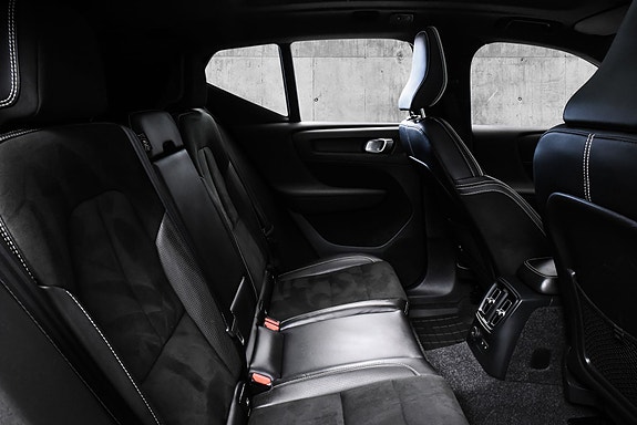 Volvo XC40 12 of 22