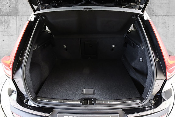 Volvo XC40 14 of 22