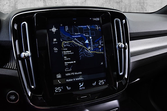 Volvo XC40 17 of 22