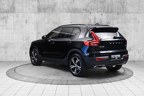Volvo XC40 4 of 22