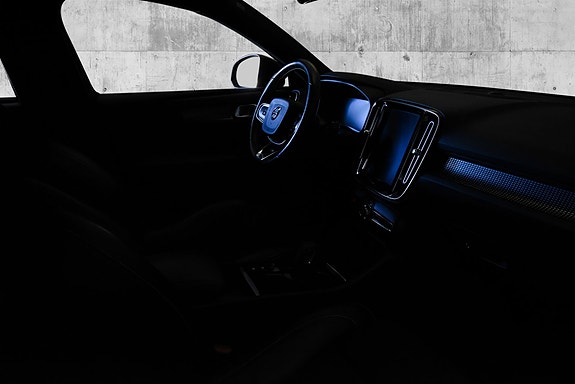 Volvo XC40 10 of 22