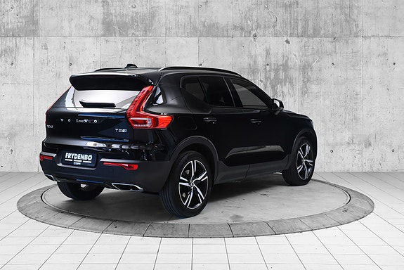 Volvo XC40 6 of 22