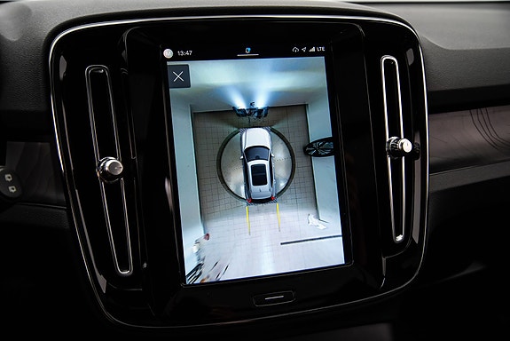 Volvo XC40 17 of 30