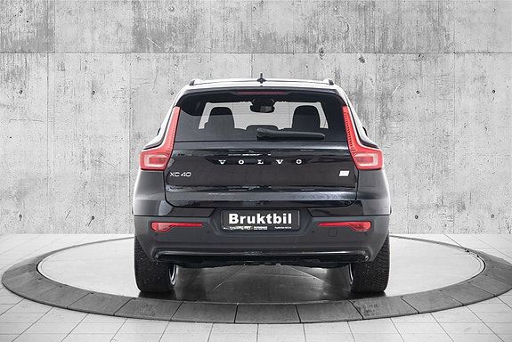 Volvo XC40 8 of 30