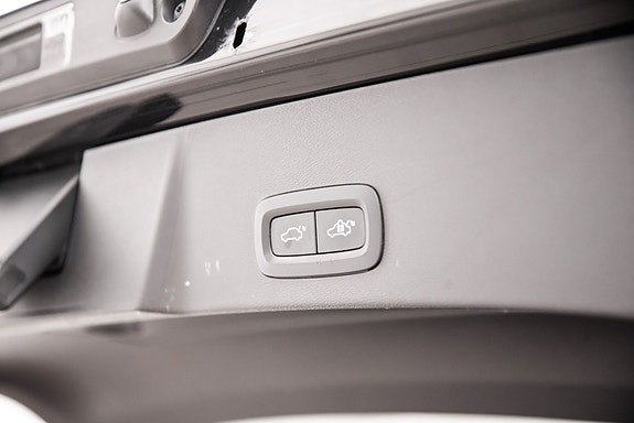 Volvo XC40 10 of 30
