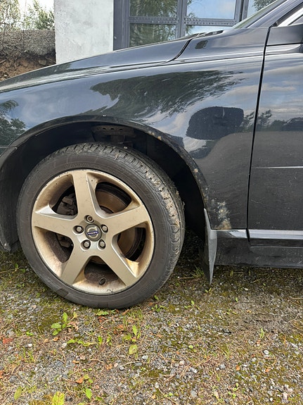 Volvo V70 3 of 10