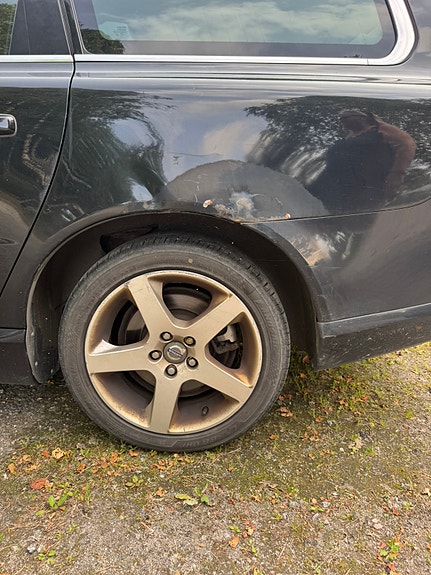 Volvo V70 2 of 10