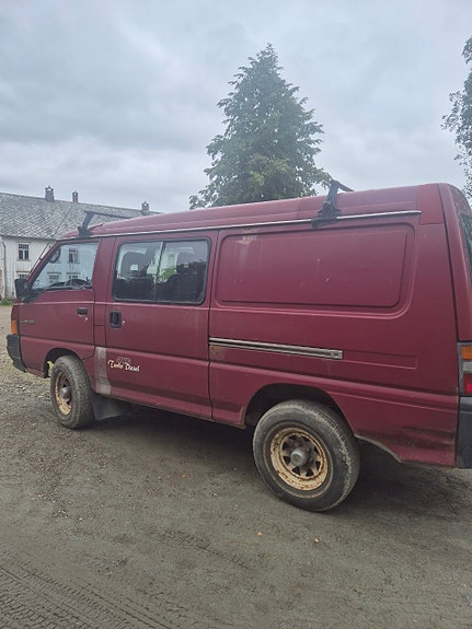 Mitsubishi L300 2 of 30