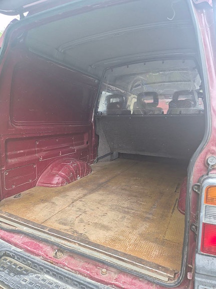 Mitsubishi L300 16 of 30