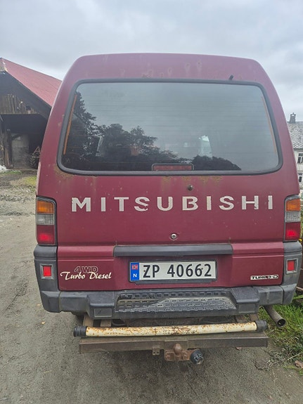 Mitsubishi L300 3 of 30