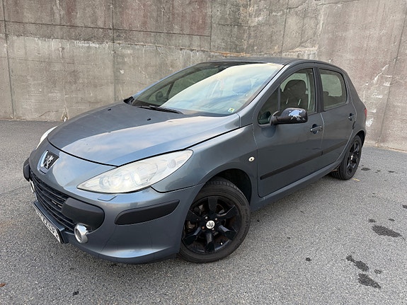 Peugeot 307 2 of 14