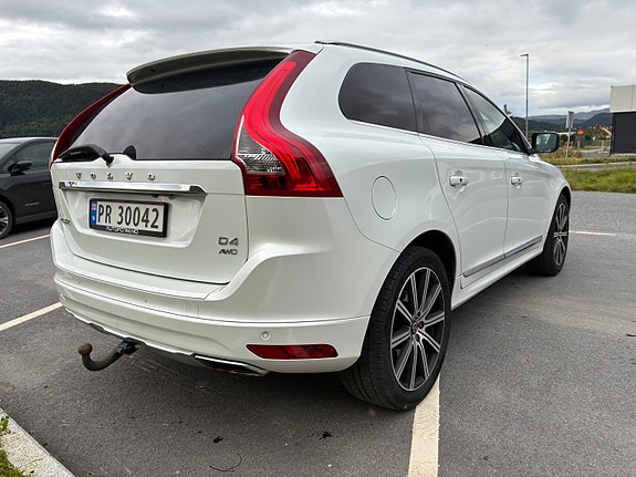 Volvo XC60 8 of 19