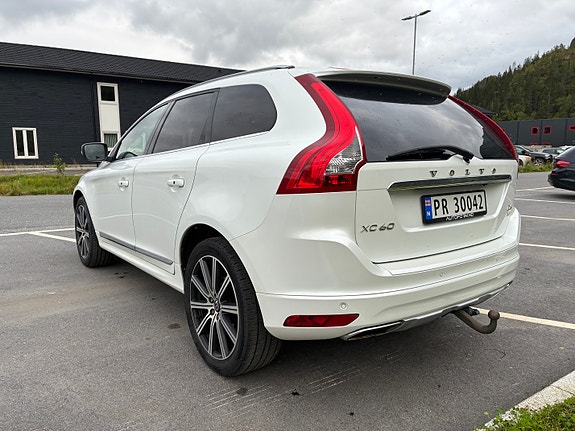 Volvo XC60 11 of 19