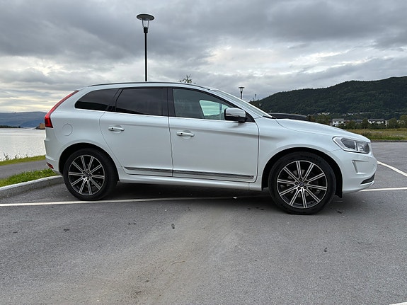 Volvo XC60 9 of 19