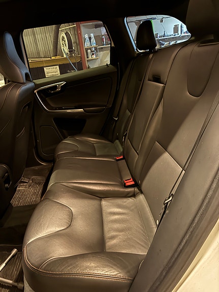 Volvo XC60 16 of 19