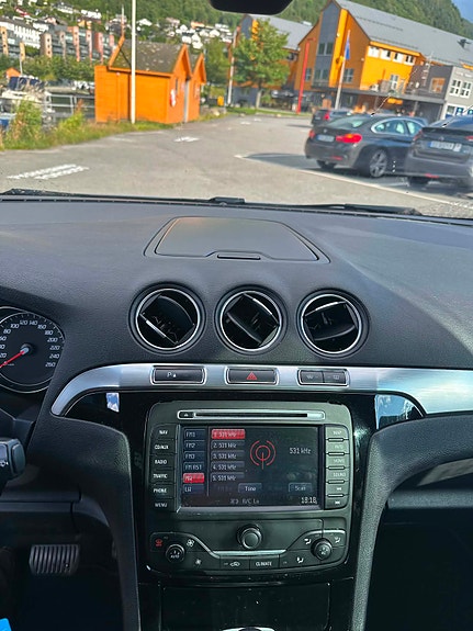 Ford S-MAX 10 of 15
