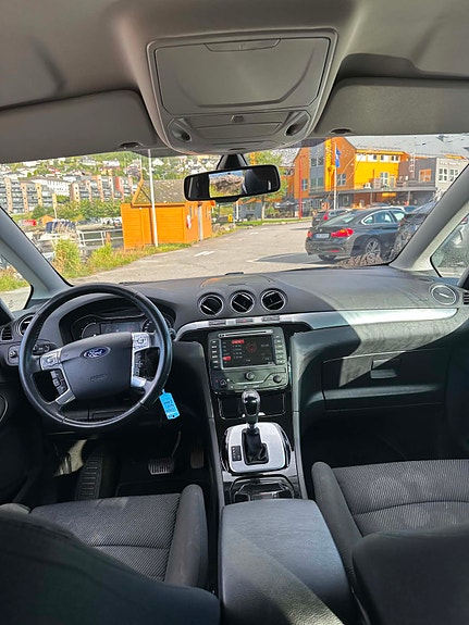 Ford S-MAX 12 of 15