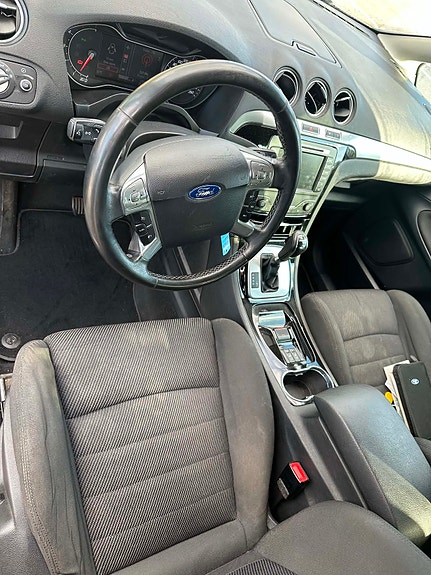 Ford S-MAX 6 of 15
