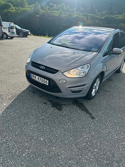 Ford S-MAX 3 of 15