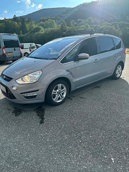Ford S-MAX 2 of 15