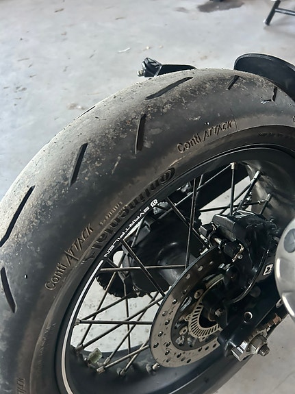 Husqvarna Svartpilen 401 10 of 12