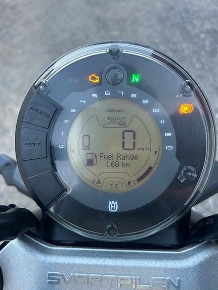 Husqvarna Svartpilen 401 12 of 12