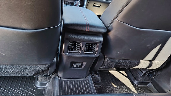 Toyota RAV4 20 of 24
