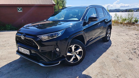 Toyota RAV4 8 of 24