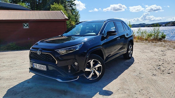 Toyota RAV4 2 of 24