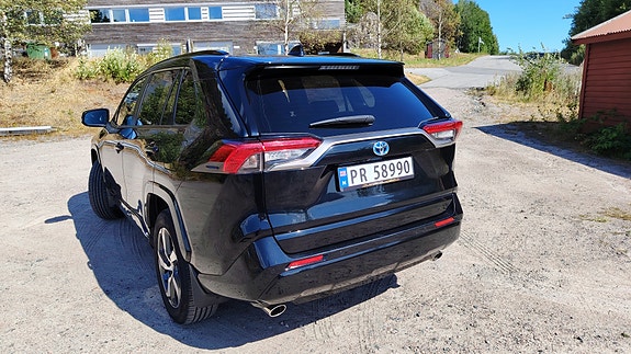 Toyota RAV4 4 of 24