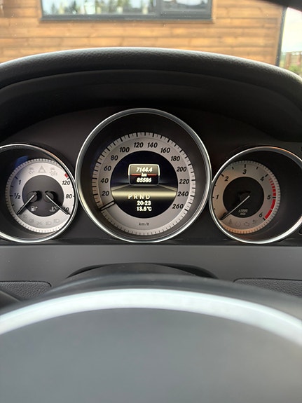 Mercedes-Benz C180 d 2 of 18