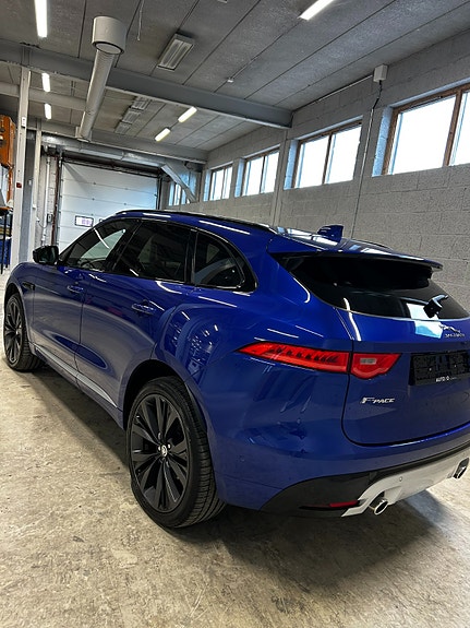 Jaguar F-PACE 4 of 18