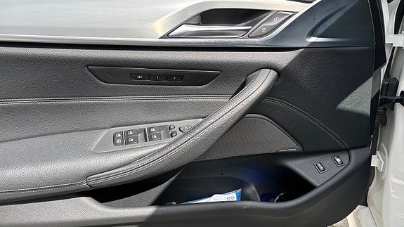BMW 530e 16 of 19