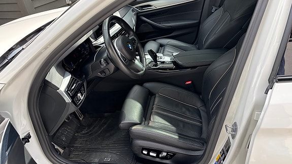 BMW 530e 8 of 19