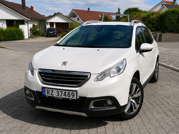 Peugeot 2008 2 of 9