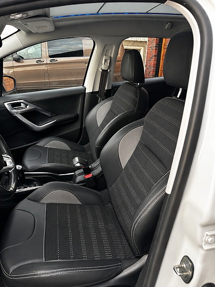 Peugeot 2008 4 of 9