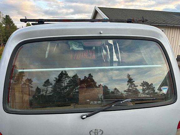 Toyota HiAce 18 of 30