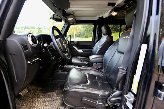 Jeep Wrangler 4 of 9
