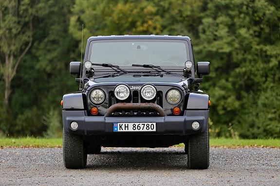 Jeep Wrangler 2 of 9