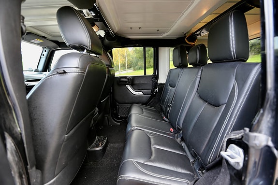 Jeep Wrangler 8 of 9