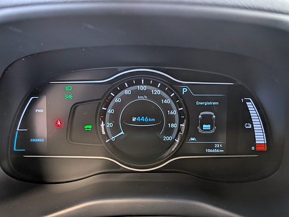 Hyundai Kona 28 of 30