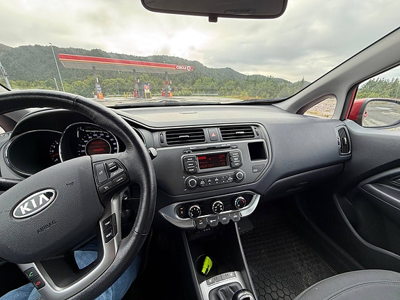 Kia Rio 5 of 6