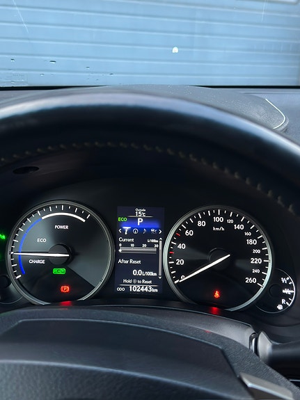 Lexus NX300h 27 of 30