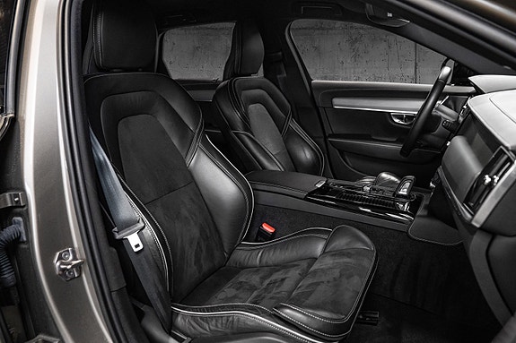 Volvo V90 16 of 30
